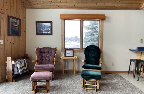 Cheboygan House | Relaxing lodge on Cheboygan river - Only 20 Minutes to Mackinaw!