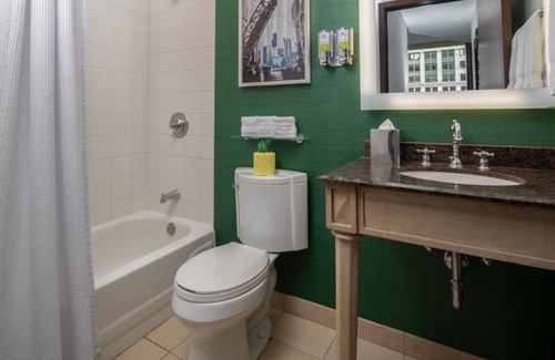 Downtown Chicago Hotel | Reliance King Suite at Staypineapple, An Iconic Hotel, The Loop