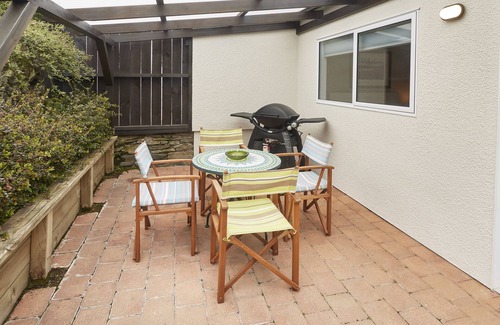 Queenstown House | Remarkable Views, Walking distance to Town