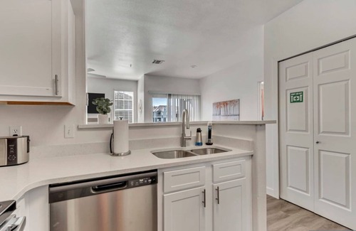 Clearfield Apartment | Remodeled Apt Pool Gym - Near Hill AFB Lagoon