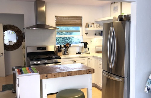 Pierpont Bay House | REMODELED COTTAGE -BEST BACKYARD AREA IN PIERPONT!