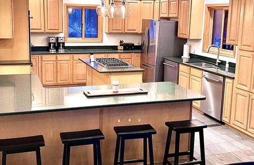 Orr House | Remodeled Secluded 7 bedroom Lodge in the heart of Black Bay on Lake Vermilion