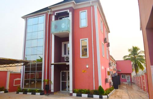 Abeokuta Hotel | Remzy Hotel & Suites, Olomore