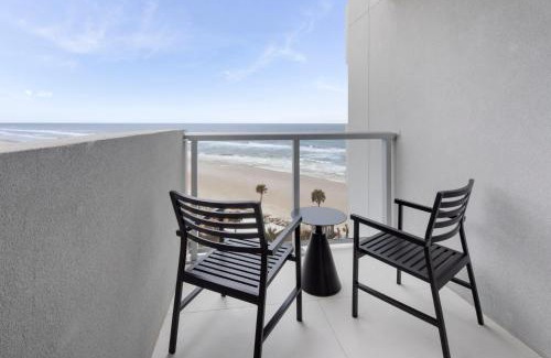 East Daytona Hotel | Renaissance Daytona Beach Oceanfront Hotel
