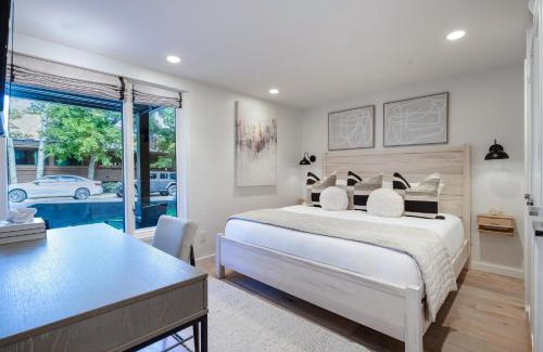 Aspen Apartment | Renovated 2 BR Aspen Condo Ski-in out