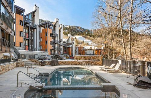 Aspen Apartment | Renovated 2 BR Aspen Condo Ski-in out