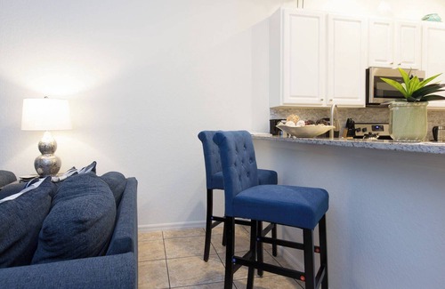 Bahama Bay Apartment | Renovated 3BR, 2BA condo in Beach Style theme