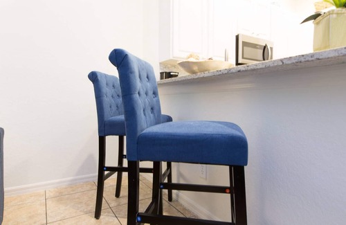 Bahama Bay Apartment | Renovated 3BR, 2BA condo in Beach Style theme