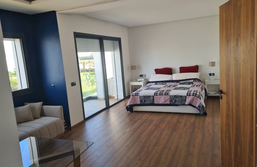 Al Fida Resort | Rent large luxury villa for the holidays.