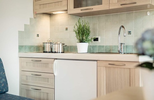 Mareo Apartment | Residence Corn - Standard Apartment 5 with Mountain View, Jacuzzi, Wi-Fi & Balcony