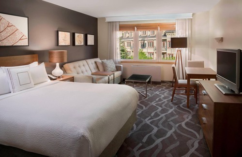 Mont-Tremblant Pedestrian Village Hotel | Residence Inn by Marriott Mont Tremblant Manoir Labelle