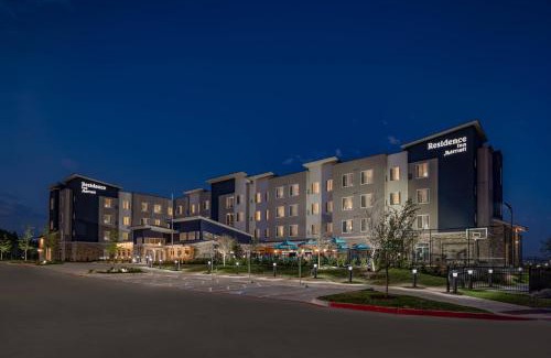 Oak Cliff Hotel | Residence Inn by Marriott Dallas at The Canyon