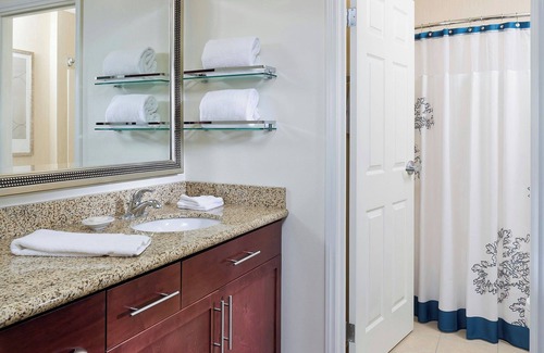 Canton Hotel | Residence Inn Canton