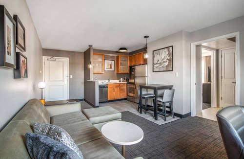Glendale Sports and Entertainment District Hotel | Residence Inn Phoenix Glendale Sports & Entertainment District