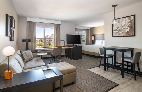 Glendale Sports and Entertainment District Hotel | Residence Inn Phoenix Glendale Sports & Entertainment District