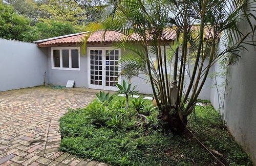 Barra da Lagoa House | Residencial Beira Mar , casa aconchegante e ampla a 20 metros da praia