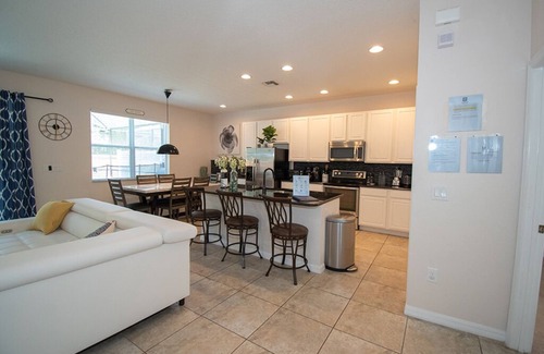 Seasons House | Resort Townhome 4BR, Private Pool, Near Disney