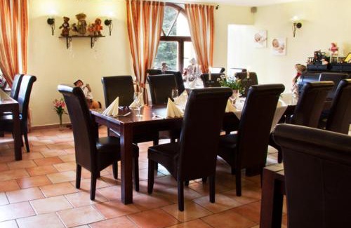 Stolpen House | Restaurant und Pension Zur Puppenstube