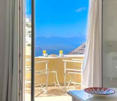 Firostefani Apartment | Reverie Santorini Hotel