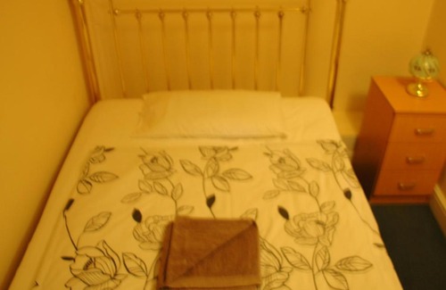 Feltham North House | Revive Lodge