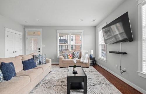 Jackson Ward House | Richmond Gem, Free Parking, Quiet, Fenced,Walkable