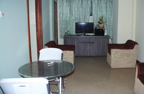 Accra Cabin | Ridge Over Suite