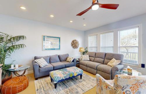 Indian Beach Apartment | Rising Tide