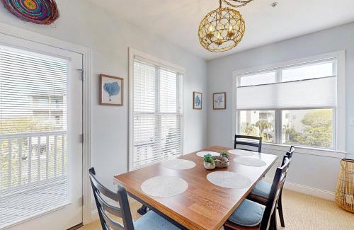 Indian Beach Apartment | Rising Tide