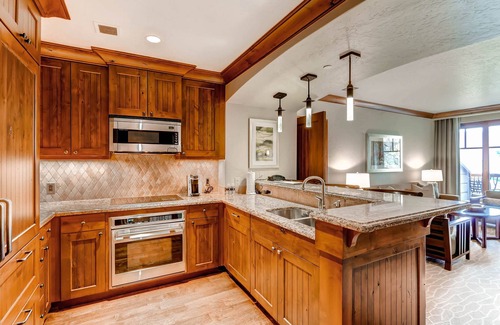 Beaver Creek Condo | RITZ-CARLTON BACHELOR GULCH RESIDENTIAL SUITE located in the Award winning Hotel