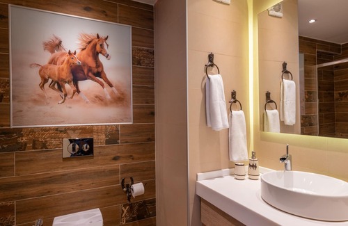 Moda Hotel | Riva's Moda
