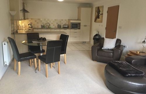 St Neots Apartment | River Ground Floor Apartment - 96 Skipper way