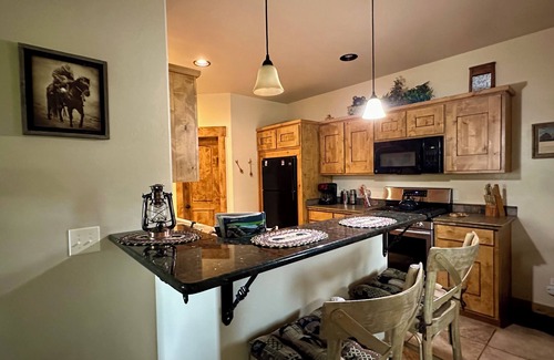 Bozeman House | River Ranch Guest House right next to the East Gallatin River