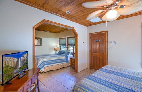 Mariposa Hotel | River Rock Inn