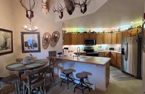 Breckenridge Condo | Riverfront Condo – Relax to the Sounds of Nature