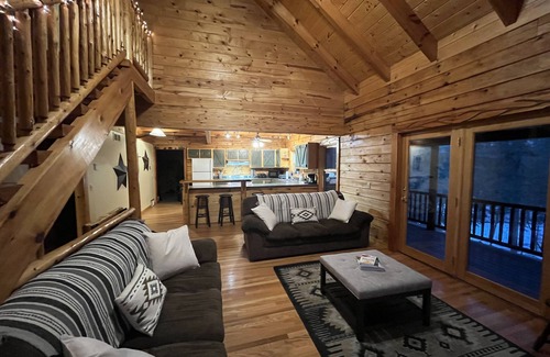 Indian River Cabin | RiverHouse Cabin with Hot Tub and Central State Trail Access!