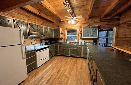 Indian River Cabin | RiverHouse Cabin with Hot Tub and Central State Trail Access!