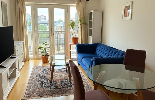 Island Gardens Apartment | Riverside 1bd near Canary Wharf