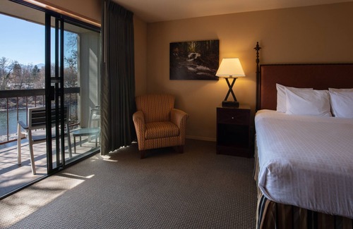 Grants Pass Hotel | Riverside Inn