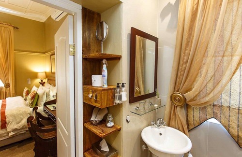 Oudtshoorn Bed & Breakfast | Riverside Lodge