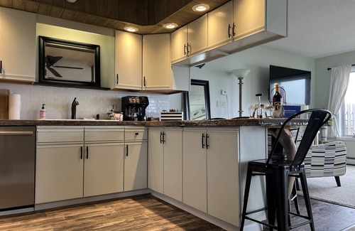 Sault Ste. Marie House | Riverside Retreat, sit back and relax.:-)