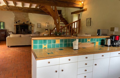 Solesmes Cottage | Riverside Retreat: Spacious 7-Bedroom House Near Le Mans with Internet, Baby Gear & Pet-Friendly