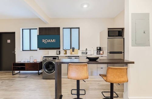 Midtown Apartment | Roami at The Palace | 2 Bedroom | Queen #13
