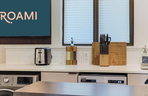 Midtown Apartment | Roami at The Palace | 2 Bedroom | Queen #13