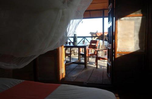 Ricketts Island House | Robinson's Hut