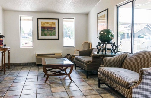 Auburn Hills Hotel | Rodeway Inn Auburn Hills - Detroit