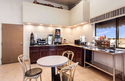 Allison Hotel | Rodeway Inn Gallup West