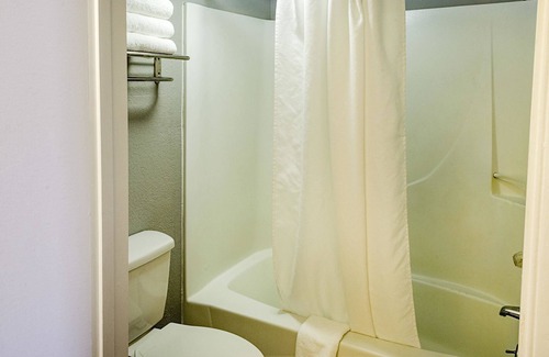 Bay VIew Addition Hotel | Rodeway Inn Panama City