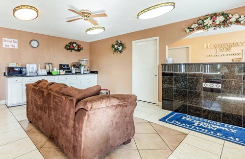 Prattville Hotel | Rodeway Inn Prattville I-65
