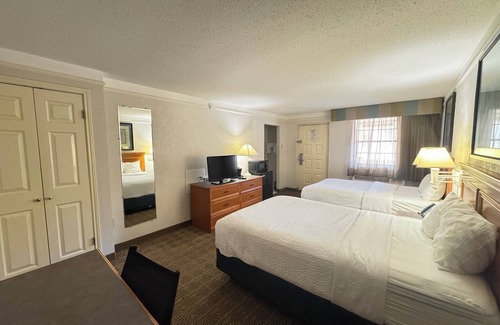 College Station Hotel | Rodeway Inn