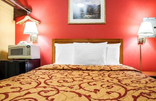 The Heights Hotel | Rodeway Inn